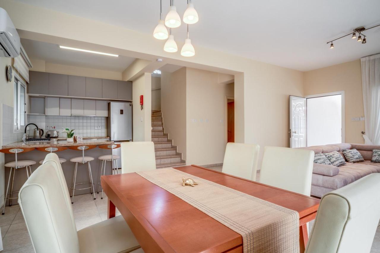 Amphitrite Villa Paralimni Exterior photo