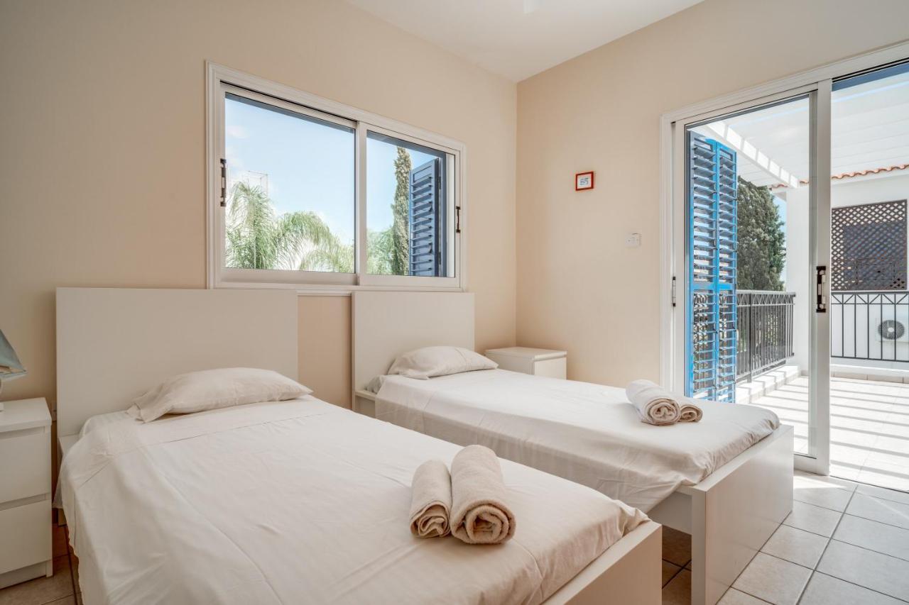 Amphitrite Villa Paralimni Exterior photo