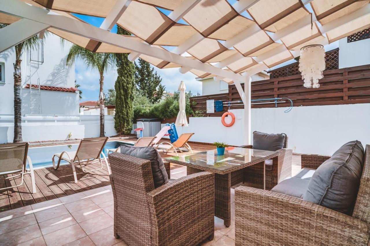 Amphitrite Villa Paralimni Exterior photo
