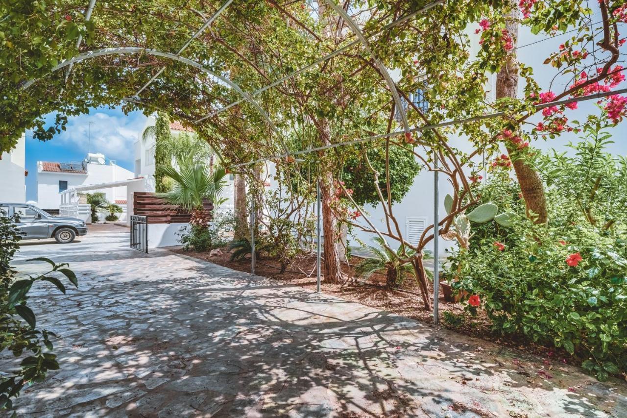Amphitrite Villa Paralimni Exterior photo