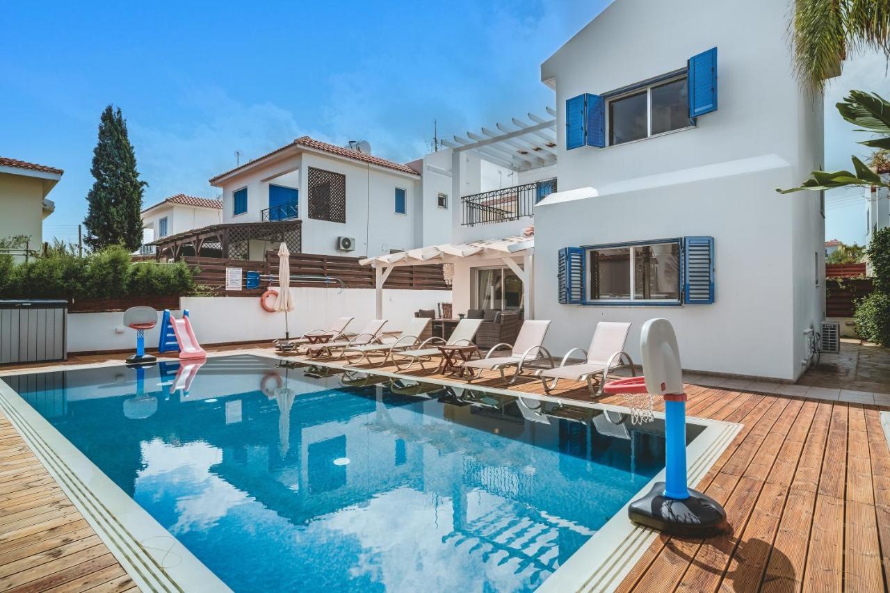 Amphitrite Villa Paralimni Exterior photo